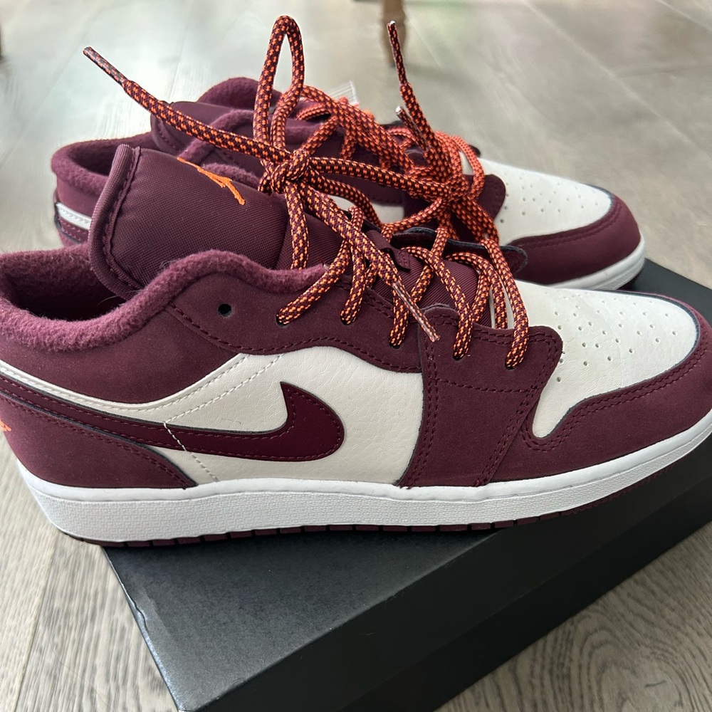 BNIB air Jordan 1 low